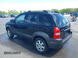 2005 Hyundai Tucson GLS with VIN KM8JN72D65U102543, listed as a IAAI auction lot 41978994 with 147,688 mi miles. Bid and sale history available at carsss.com. Image 3.