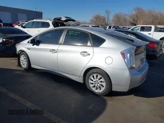 2013 Toyota Prius with VIN JTDKN3DP2D3036277, listed as a IAAI auction lot 41417329 with 135,679 mi miles and . Bid and sale history available at DreamBid. Image 3.
