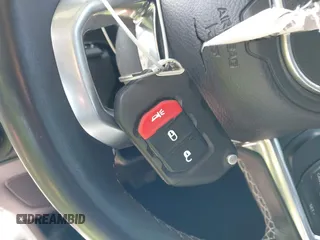 2020 Jeep Gladiator Overland z VIN 1C6HJTFGXLL180622, wystawiony jako IAAI lot #42565601 z przebiegiem 63 738 mil mil oraz . Historia ofert i sprzedaży dostępna na DreamBid. Obrazek 11.