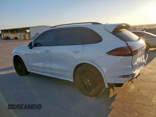 2017 Porsche Cayenne GTS z VIN WP1AD2A23HLA81234, wystawiony jako Copart lot #49897205 z przebiegiem 75 835 mil mil oraz Szkoda całkowita • Salvage title. Historia ofert i sprzedaży dostępna na DreamBid. Obrazek 2.