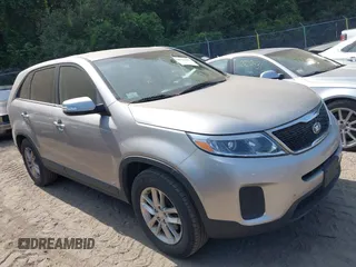 2014 Kia Sorento LX с VIN 5XYKTCA65EG545326, выставлен на аукционе IAAI как лот 42824441 с пробегом 136 744 миль миль и . История ставок и продаж доступна на DreamBid. Изображение 1.