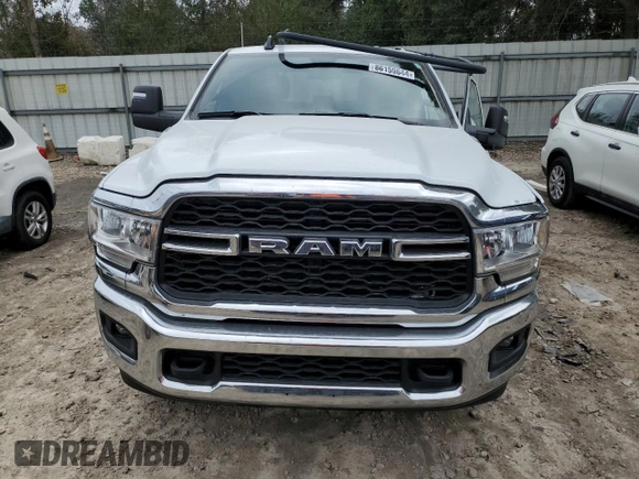 2024 Ram 2500 Tradesman with VIN 3C6UR5CLXRG194675, listed as a Copart auction lot 86159644 with 5,922 mi miles and Salvage Title. Bid and sale history available at carsss.com. Image 5.