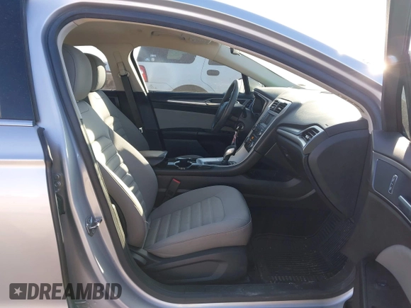2015 Ford Fusion S Hybrid with VIN 3FA6P0UU0FR307900, listed as a IAAI auction lot 41507112 with 150,257 mi miles. Bid and sale history available at carsss.com. Image 5.