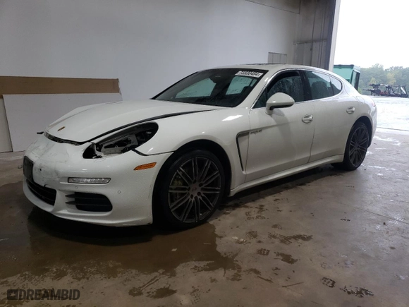 2014 Porsche Panamera S E-Hybrid with VIN WP0AD2A76EL044901, listed as a Copart auction lot 72330484 with 109,891 mi miles and Salvage Title. Bid and sale history available at carsss.com. Image 1.