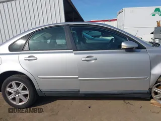 2006 Volvo S40 2.4L with VIN YV1MS390062206586, listed as a IAAI auction lot 41637405 with 90,789 mi miles. Bid and sale history available at carsss.com. Image 13.