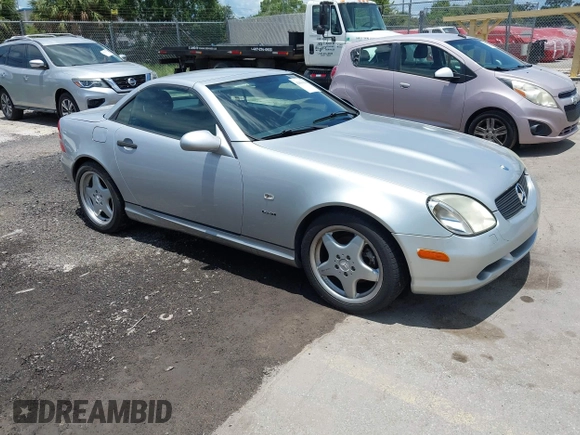 1999 Mercedes-Benz SLK 230/320 with VIN WDBKK47F1XF133747, listed as a IAAI auction lot 42611194 with Not provided miles and . Bid and sale history available at DreamBid. Image 1.