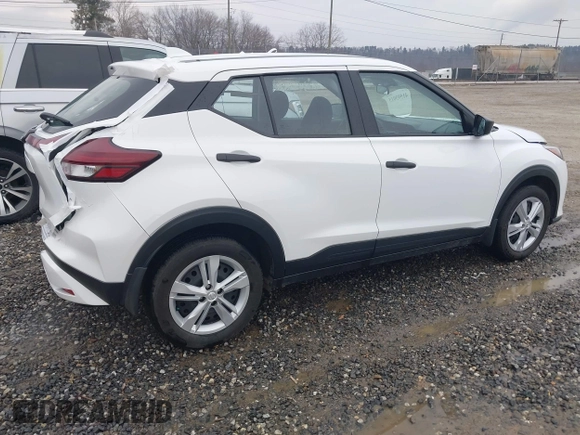 2024 Nissan Kicks S with VIN 3N1CP5BV7RL552497, listed as a IAAI auction lot 41593015 with 15,500 mi miles. Bid and sale history available at carsss.com. Image 4.