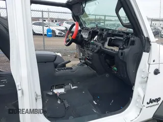 2021 Jeep Wrangler Unlimited Sport S with VIN 1C4HJXDN0MW612698, listed as a IAAI auction lot 41649323 with 22,539 mi miles and . Bid and sale history available at DreamBid. Image 5.
