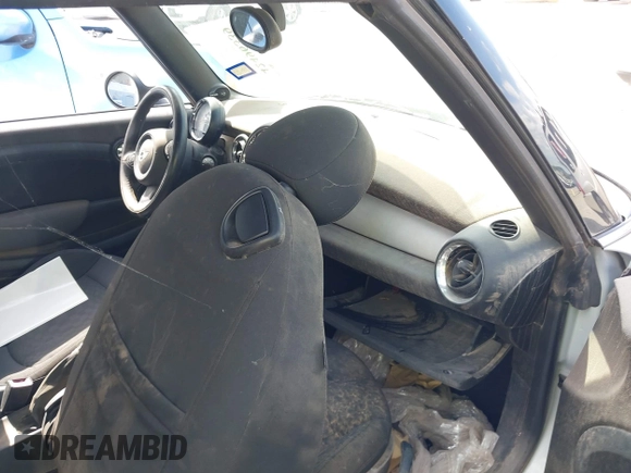 2011 MINI Convertible с VIN WMWZN3C56BT133717, выставлен на аукционе IAAI как лот 42496339 с пробегом 86 352 миль миль и . История ставок и продаж доступна на DreamBid. Изображение 5.