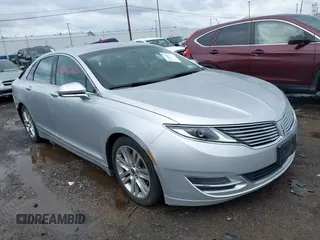 2014 Lincoln MKZ with VIN 3LN6L2G99ER824115, listed as a IAAI auction lot 41946660 with 134,323 mi miles. Bid and sale history available at carsss.com. Image 1.
