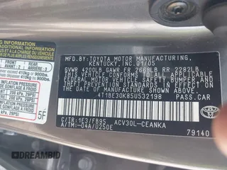 2005 Toyota Camry LE z VIN 4T1BE30K85U532198, wystawiony jako IAAI lot #42409116 z przebiegiem 195 153 mil mil oraz . Historia ofert i sprzedaży dostępna na DreamBid. Obrazek 9.