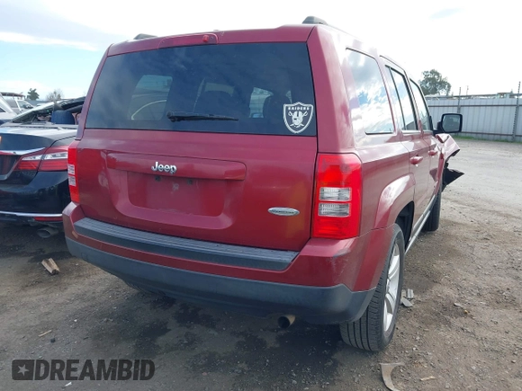 2016 Jeep Patriot Latitude with VIN 1C4NJPFB0GD582527, listed as a IAAI auction lot 41494076 with 166,263 mi miles and . Bid and sale history available at DreamBid. Image 4.