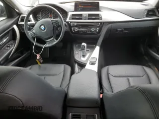 2017 BMW 3 Series 320i z VIN WBA8A9C52HK620440, wystawiony jako Copart lot #54100435 z przebiegiem 104 555 mil mil oraz Szkoda całkowita • Salvage title. Historia ofert i sprzedaży dostępna na DreamBid. Obrazek 8.