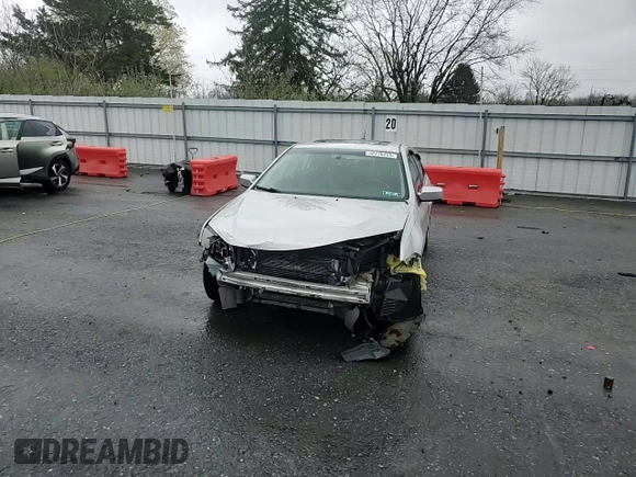 2010 Ford Fusion Hybrid z VIN 3FADP0L30AR122805, wystawiony jako Copart lot #52276255 z przebiegiem 146 073 mil mil oraz Szkoda całkowita • Salvage title. Historia ofert i sprzedaży dostępna na DreamBid. Obrazek 10.