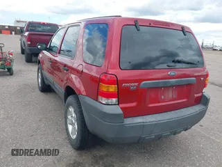 2005 Ford Escape XLT с VIN 1FMCU93185KB25796, выставлен на аукционе IAAI как лот 42374603 с пробегом 248 276 миль миль и . История ставок и продаж доступна на DreamBid. Изображение 3.