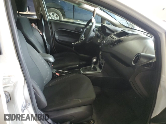 2019 Ford Fiesta SE z VIN 3FADP4BJ6KM112222, wystawiony jako Copart lot #54720095 z przebiegiem 73 492 mil mil oraz Szkoda całkowita • Salvage title. Historia ofert i sprzedaży dostępna na DreamBid. Obrazek 7.