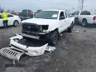 2010 Toyota Tacoma PreRunner z VIN 5TETU4GN2AZ738605, wystawiony jako IAAI lot #42057488 z przebiegiem 233 974 mil mil oraz . Historia ofert i sprzedaży dostępna na DreamBid. Obrazek 2.