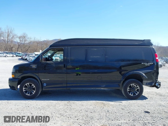 2018 GMC Savana Cargo Van with VIN 1GTW7BFG5J1160683, listed as a IAAI auction lot 41822345 with 81,359 mi miles. Bid and sale history available at carsss.com. Image 14.