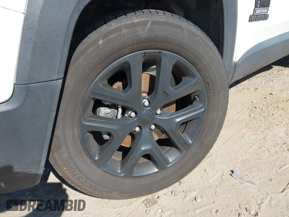 2018 Jeep Renegade Latitude with VIN ZACCJABB1JPH40117, listed as a IAAI auction lot 41676837 with 166,858 mi miles and . Bid and sale history available at DreamBid. Image 12.