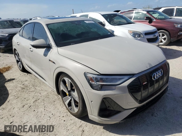 2021 Audi e-tron Sportback Prestige z VIN WA13AAGE8MB029865, wystawiony jako Copart lot #75906044 z przebiegiem Nie podano mil oraz Nie do naprawy. Historia ofert i sprzedaży dostępna na DreamBid. Obrazek 4.