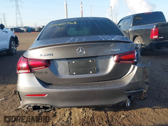2019 Mercedes-Benz A 220 z VIN WDD3G4FB8KW006448, wystawiony jako IAAI lot #42000768 z przebiegiem 49 566 mil mil oraz . Historia ofert i sprzedaży dostępna na DreamBid. Obrazek 16.