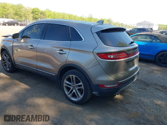 2019 Lincoln MKC Reserve with VIN 5LMCJ3D93KUL53163, listed as a IAAI auction lot 42097105 with 71,066 mi miles and . Bid and sale history available at DreamBid. Image 3.