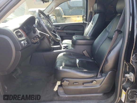 2012 Chevrolet Tahoe LT with VIN 1GNSCBE01CR326238, listed as a Copart auction lot 55280365 with 151,186 mi miles and Clean title. Bid and sale history available at DreamBid. Image 7.