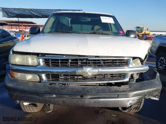 2003 Chevrolet Tahoe LS with VIN 1GNEK13Z83J341085, listed as a IAAI auction lot 41297923 with 296,326 mi miles. Bid and sale history available at carsss.com. Image 12.