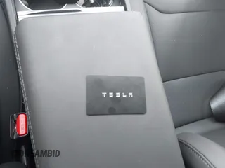 2025 Tesla Model 3 Long Range z VIN 5YJ3E1EB5SF880681, wystawiony jako IAAI lot #41429855 z przebiegiem 747 mil mil oraz . Historia ofert i sprzedaży dostępna na DreamBid. Obrazek 11.