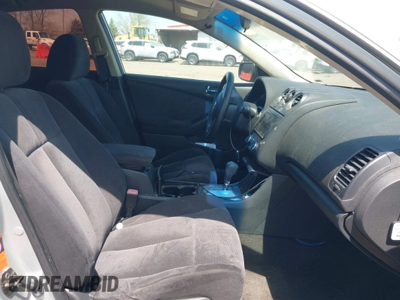 2009 Nissan Altima SL with VIN 1N4AL21E49N472094, listed as a IAAI auction lot 42108451 with 210,448 mi miles and . Bid and sale history available at DreamBid. Image 5.