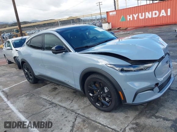 2024 Ford Mustang Mach-E Select с VIN 3FMTK1R47RMA03731, выставлен на аукционе IAAI как лот 41778026 с пробегом Не указан миль и . История ставок и продаж доступна на DreamBid. Изображение 1.