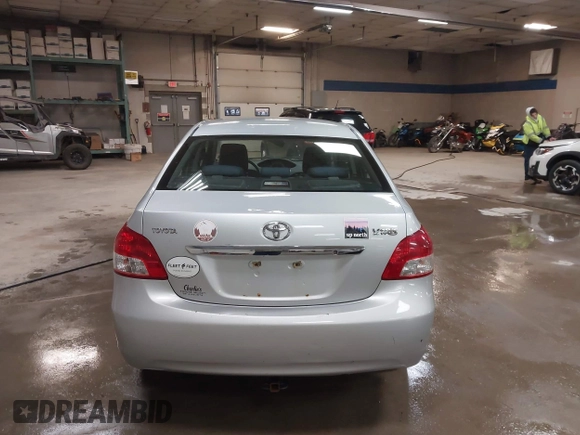 2008 Toyota Yaris z VIN JTDBT923884038527, wystawiony jako IAAI lot #42059011 z przebiegiem 232 431 mil mil oraz . Historia ofert i sprzedaży dostępna na DreamBid. Obrazek 16.