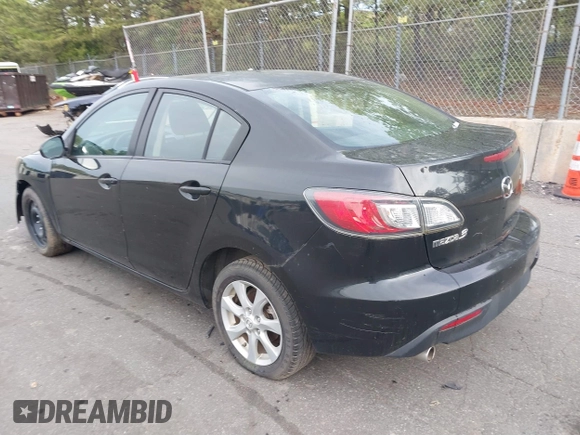 2011 Mazda 3 i Touring z VIN JM1BL1VF7B1437719, wystawiony jako IAAI lot #39395465 z przebiegiem 89 099 mil mil oraz . Historia ofert i sprzedaży dostępna na DreamBid. Obrazek 3.