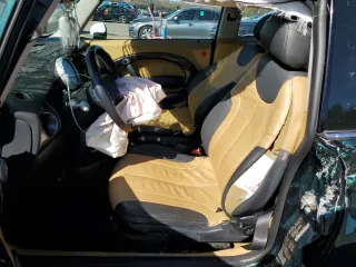 2004 MINI Hardtop with VIN WMWRC33484TJ58571, listed as a Copart auction lot 74843094 with Not Provided miles and Salvage Title. Bid and sale history available at DreamBid. Image 7.