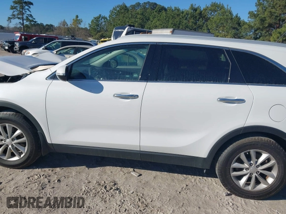 2017 Kia Sorento LX with VIN 5XYPG4A33HG255838, listed as a IAAI auction lot 41688042 with 50,187 mi miles. Bid and sale history available at carsss.com. Image 15.