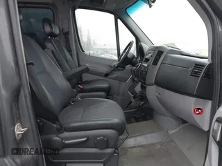 2011 Mercedes-Benz Sprinter Passenger with VIN WDZPE8CC2B5571810, listed as a IAAI auction lot 41571941 with 298,032 mi miles. Bid and sale history available at carsss.com. Image 5.