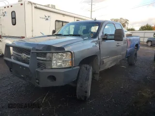 2008 Chevrolet Silverado 3500HD SRW 1LT with VIN 1GCHK33638F220983, listed as a Copart auction lot 76046144 with 338,817 mi miles and Salvage Title. Bid and sale history available at DreamBid. Image 1.