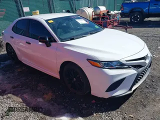 2019 Toyota Camry LE z VIN 4T1B11HKXKU298128, wystawiony jako IAAI lot #41583116 z przebiegiem 32 780 mil mil oraz . Historia ofert i sprzedaży dostępna na DreamBid. Obrazek 1.