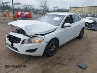 2012 Volvo S60 T5 z VIN YV1622FS0C2145678, wystawiony jako IAAI lot #42067448 z przebiegiem 145 399 mil mil oraz . Historia ofert i sprzedaży dostępna na DreamBid. Obrazek 2.