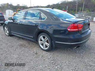 2015 Volkswagen Passat Sport с VIN 1VWBT7A35FC062984, выставлен на аукционе IAAI как лот 42053939 с пробегом 106 095 миль миль и . История ставок и продаж доступна на DreamBid. Изображение 3.