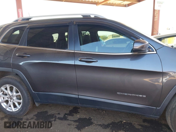 2017 Jeep Cherokee Latitude z VIN 1C4PJLCS2HW572478, wystawiony jako IAAI lot #41200772 z przebiegiem 71 879 mil mil oraz . Historia ofert i sprzedaży dostępna na DreamBid. Obrazek 13.