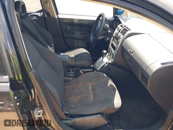 2008 Dodge Caliber SE z VIN 1B3HB28BX8D674547, wystawiony jako IAAI lot #42140339 z przebiegiem 236 666 mil mil oraz . Historia ofert i sprzedaży dostępna na DreamBid. Obrazek 5.