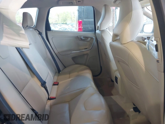 2016 Volvo XC60 T5 Premier с VIN YV4612RK7G2828503, выставлен на аукционе IAAI как лот 42176880 с пробегом 64 324 миль миль и . История ставок и продаж доступна на DreamBid. Изображение 8.