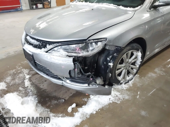 2015 Chrysler 200 Limited z VIN 1C3CCCAB0FN594658, wystawiony jako IAAI lot #41309552 z przebiegiem 118 892 mil mil oraz . Historia ofert i sprzedaży dostępna na DreamBid. Obrazek 6.