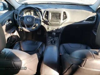 2019 Jeep Cherokee Latitude Plus with VIN 1C4PJMLX5KD289285, listed as a Copart auction lot 49401605 with 209,355 mi miles and Salvage Title. Bid and sale history available at DreamBid. Image 8.