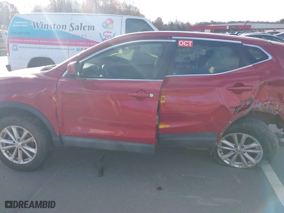 2017 Nissan Rogue Sport SV with VIN JN1BJ1CP3HW004561, listed as a IAAI auction lot 40934547 with 100,699 mi miles. Bid and sale history available at carsss.com. Image 14.