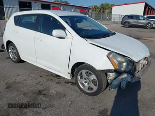 2010 Pontiac Vibe 1SA z VIN 5Y2SP6E83AZ418121, wystawiony jako IAAI lot #42223605 z przebiegiem 213 217 mil mil oraz . Historia ofert i sprzedaży dostępna na DreamBid. Obrazek 1.