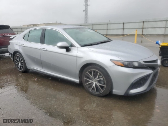 2022 Toyota Camry SE with VIN 4T1T11AK0NU642651, listed as a Copart auction lot 47437515 with 40,823 mi miles and Salvage Title. Bid and sale history available at carsss.com. Image 4.