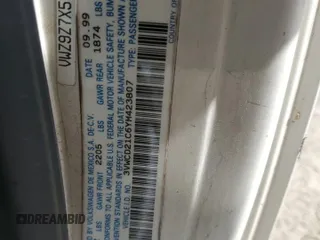 2000 Volkswagen Beetle GLS с VIN 3VWCD21C6YM423807, выставлен на аукционе Copart как лот 59986105 с пробегом 87 740 миль миль и Списание • Salvage title. История ставок и продаж доступна на DreamBid. Изображение 12.