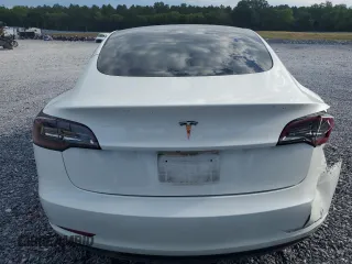 2023 Tesla Model 3 z VIN 5YJ3E1EA7PF573852, wystawiony jako Copart lot #57662565 z przebiegiem Nie podano mil oraz Szkoda całkowita • Salvage title. Historia ofert i sprzedaży dostępna na DreamBid. Obrazek 6.